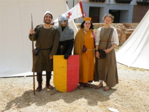 Alagon : Música, canto y teatro se fusionan en la plaza de toros y Campamento medieval 18 de Octubre
